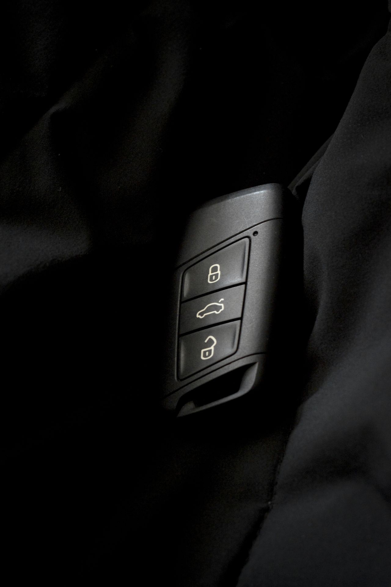 Car key fob representing Land Rover key programming near Pearland TX