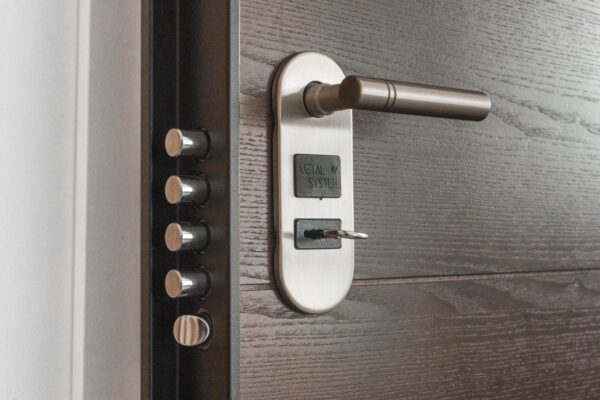 Residential door lock representing tenant lock rights in Pearland TX